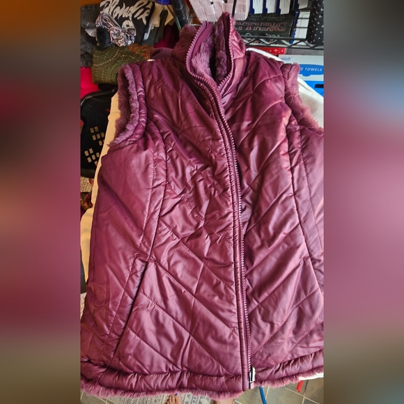 Reversible Nicole Miller Faux Fur Vest - Picture 4 of 5